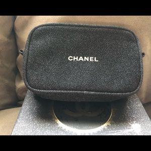💕Chanel Holiday Cosmetic Pouch Only💕